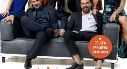 Na plakacie jest zdjęcie grupy osób mężczyzn i kobiet, którzy siedzą na kanapie 