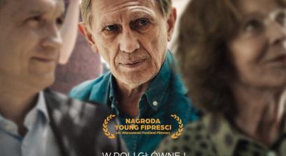 główny bohater filmu wśród ludzi na dworze tylko ta jedna postać głównego bohatera jest ostra