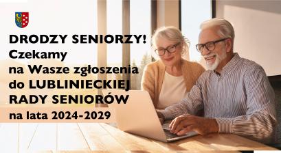 Seniorzy przy laptopie