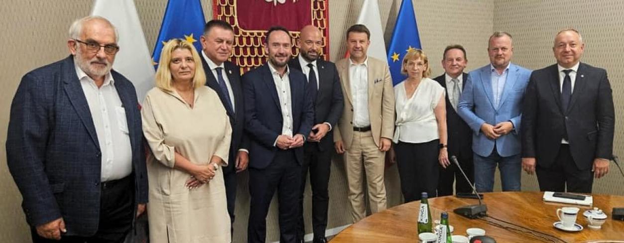 Przedstawiciele Związku Miast Polskich biorący udział w spotkaniu z ministrem Tomaszem Siemoniakiem 