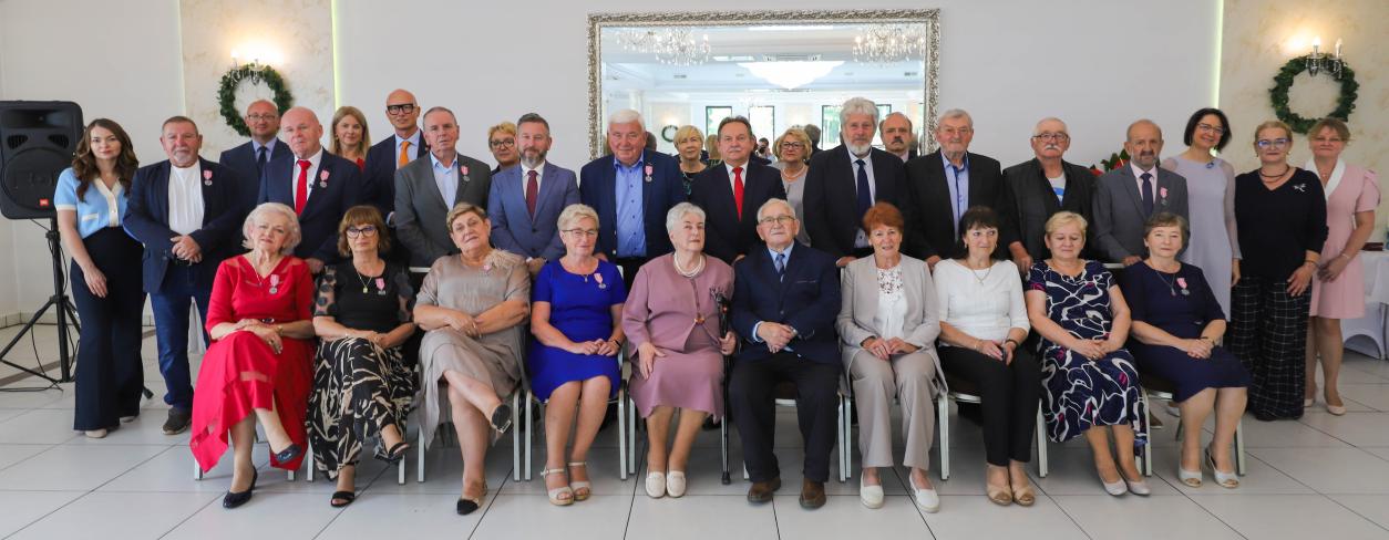 Piękny jubileusz w Lublińcu – pary małżeńskie nagrodzone medalami i listami gratulacyjnymi