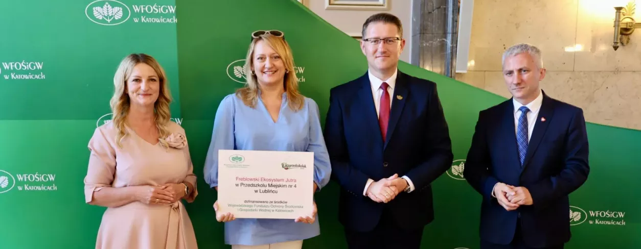 Dyrektor Przedszkola Miejskiego nr 4 oraz przedstawiciele WFOŚiGW