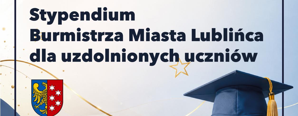 Książki i czapka akademicka 