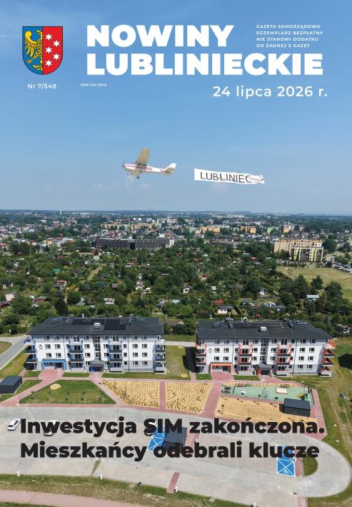 zdjęcie z drona panoramy miasta Lublińca na pierwszym planie dwa budynki mieszkalne SIM 