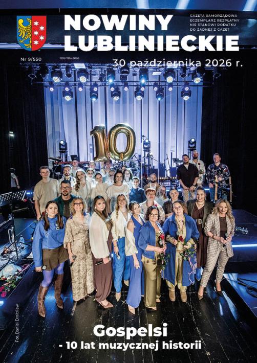 10. lecie Gospelsów zdjęcie grupowe podczas gali jubileuszowej w MDK zdj. Daniel Dmitriew