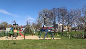 Widok na cały plac zabaw realizowany  w ramach projektu