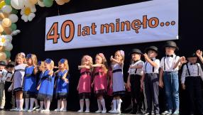 Jubileusz przedszkola miejskiego nr 4 Steblusia - zdjęcie grupowe