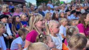 Jubileusz przedszkola miejskiego nr 4 Steblusia - zdjęcie grupowe