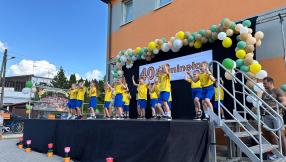 Jubileusz przedszkola miejskiego nr 4 Steblusia - zdjęcie grupowe